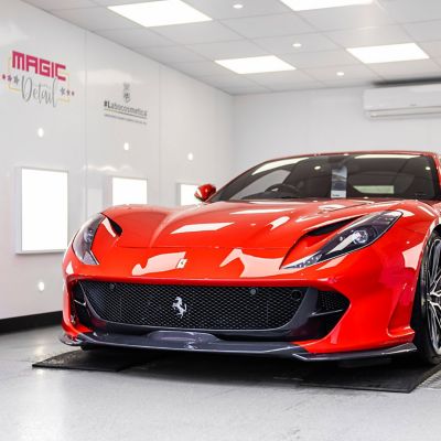 Ferrari 812 Superfast, geschützt mit SunTek-Lackschutzfolie.  