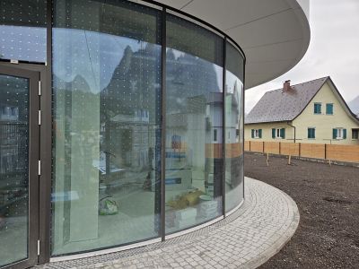 The Beckhoff facility features Saflex FlySafe 3D PVB interlayers