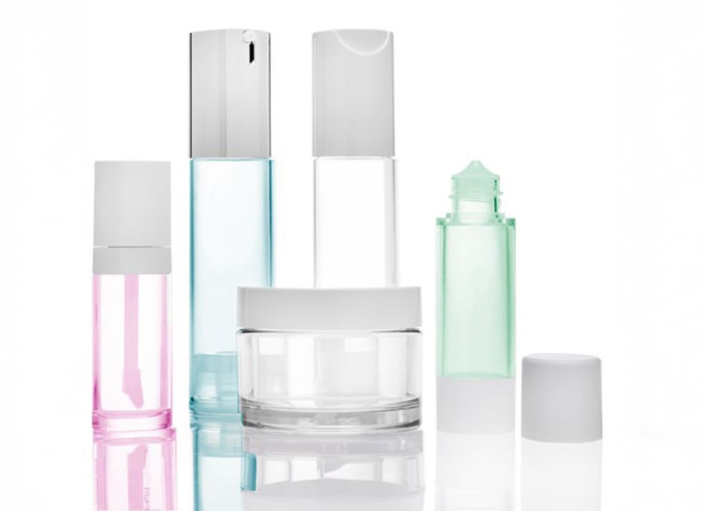A variety of cosmetic packaging made with Cristal One. 
