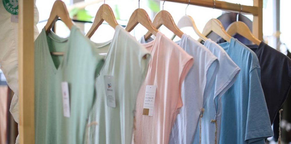 Garment rack Naia T-shirts 