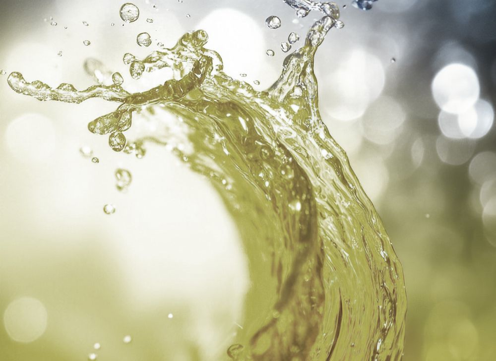 Light yellow heat transfer fluid. 