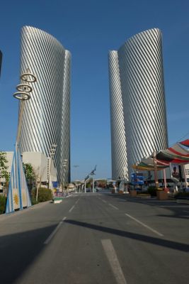 Lusail Plaza Towers features product Saflex Clear