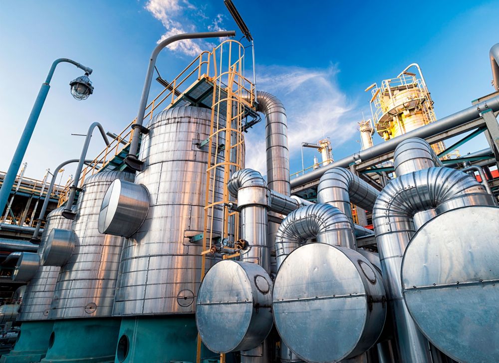 Large containers and pipes for oil and gas. 