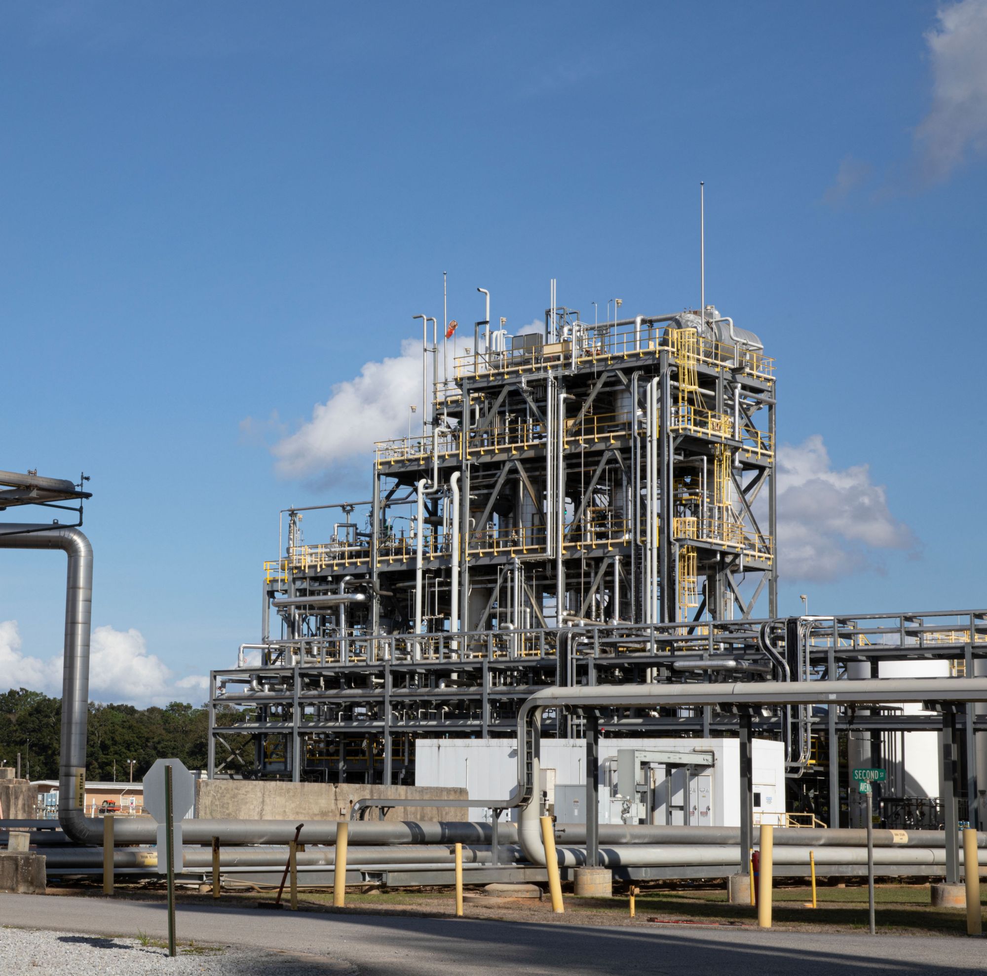 A long-distance view of Eastman’s Pace manufacturing operations that produces amines for personal care products and other materials.  