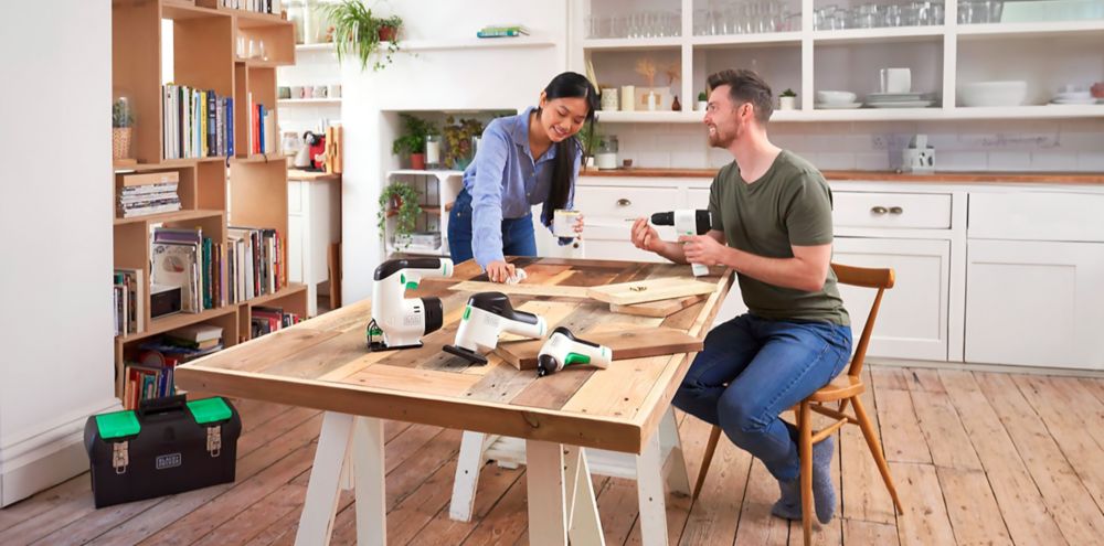 People using Black Decker tools 