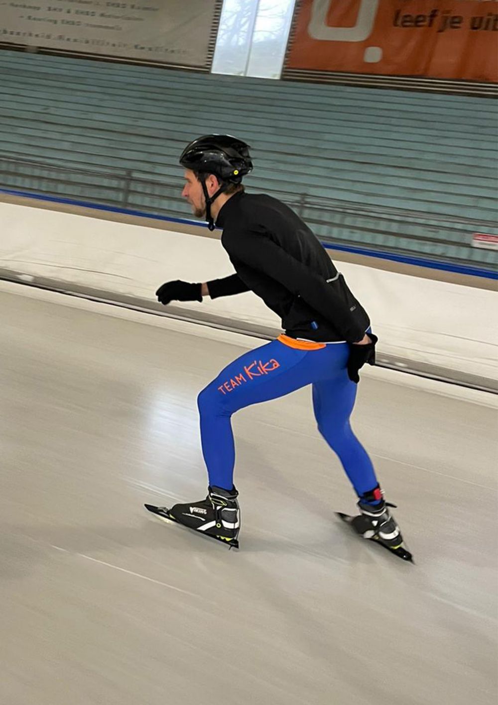 Noordam ice skates in his Kika branded uniform. 
